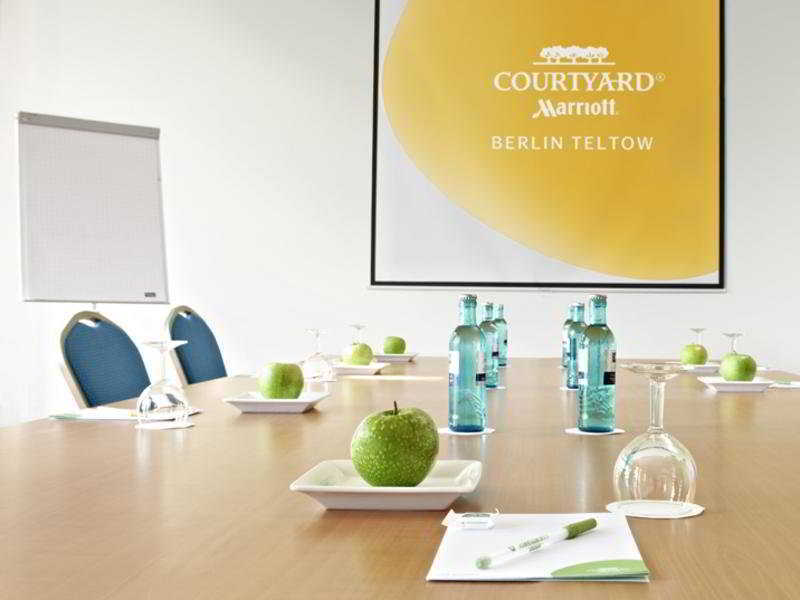 Courtyard By Marriott Berlin Teltow Otel Dış mekan fotoğraf