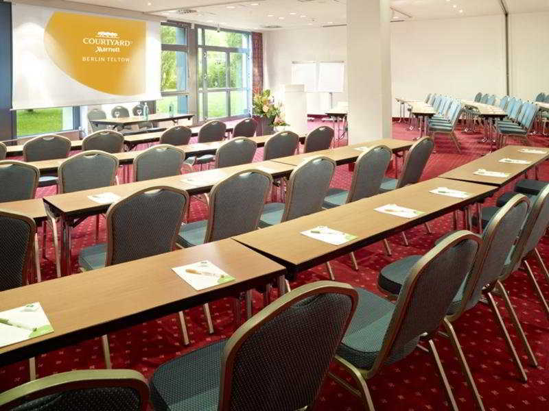Courtyard By Marriott Berlin Teltow Otel Dış mekan fotoğraf